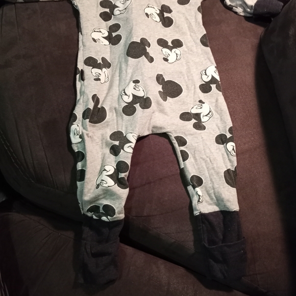 Mickey Hat (6-9M) & Mickey Coverall (6-12M) - Picture 5 of 6
